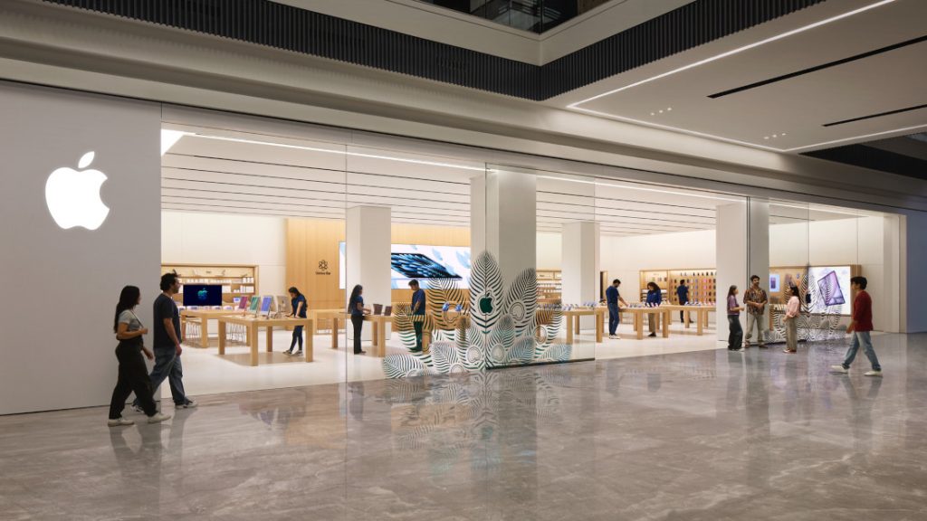 Apple Hebbal Opens in Bengaluru; Koregaon Park Store Previewed